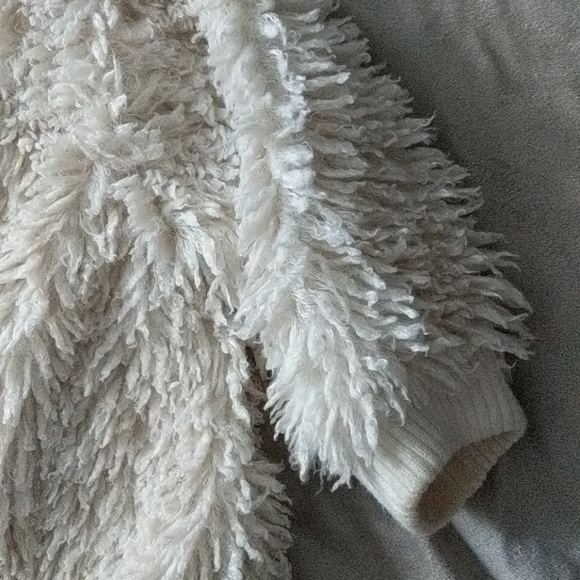Zara Cream Teddy Crop Sleeve Jacket - Picture 3 of 8
